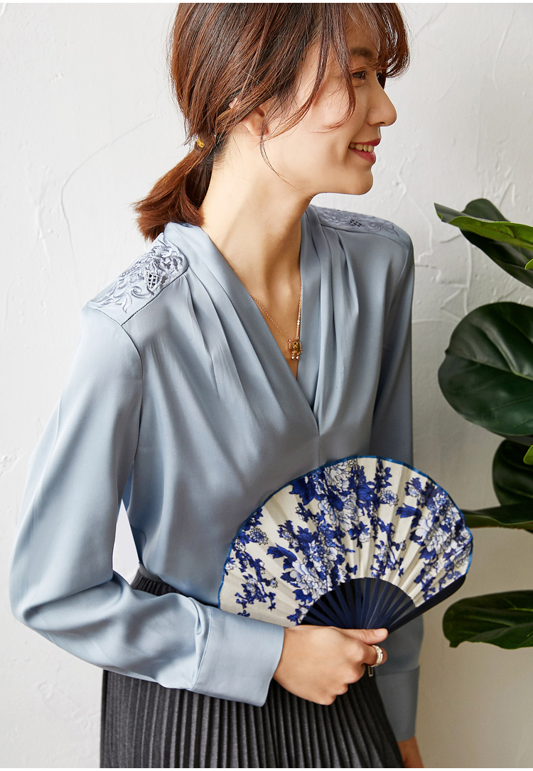 Collarless Elegant Pure Silk Tops for Woman in Blue