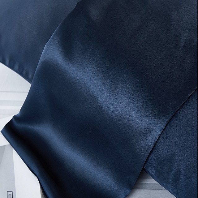 22 Momme Mulberry Gray Silk Pillowcase with Zipper